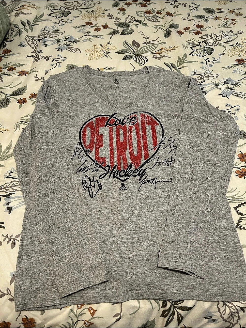 G-III 4Her by Carl Banks Detroit Red Wings Hockey Love Long Sleeve T-Shirt